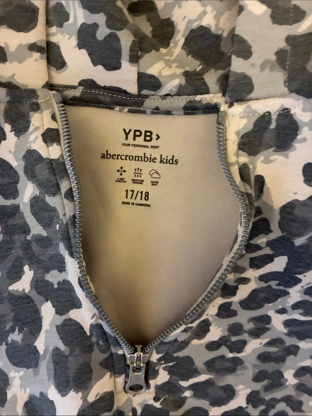 Abercrombie Gray Leopard Half-Zip Hooded Top - Picture 2 of 2